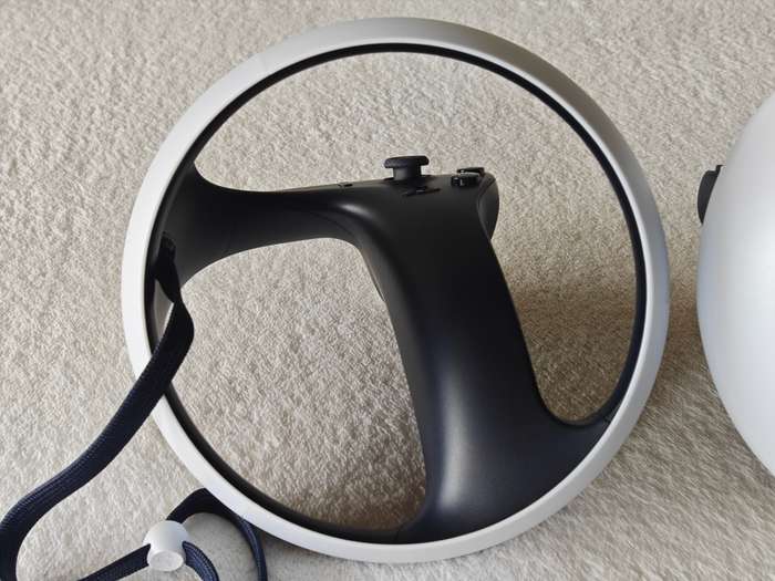 PSVR2 Headset + Controllers - PlayStation 5