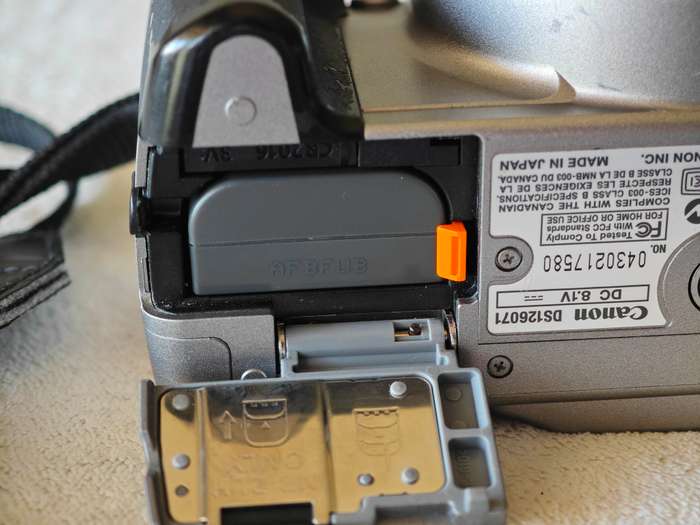 Canon EOS 350D With 18-55mm And 2GB Memory Card -  Digital SLR Camera