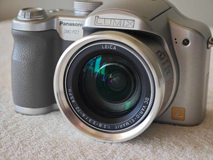 Panasonic Lumix DMC-FZ7 12x Zoom / 6MP - Digital Camera
