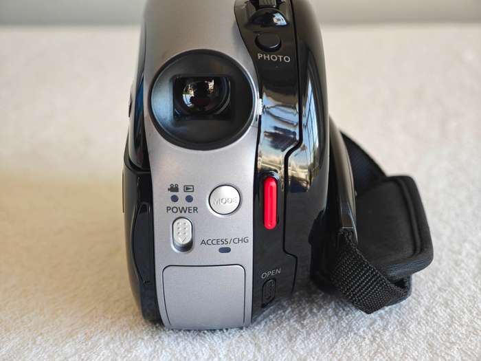 Samsung VP-DX105i PAL 34x Zoom DVD/SDHC Camcorder