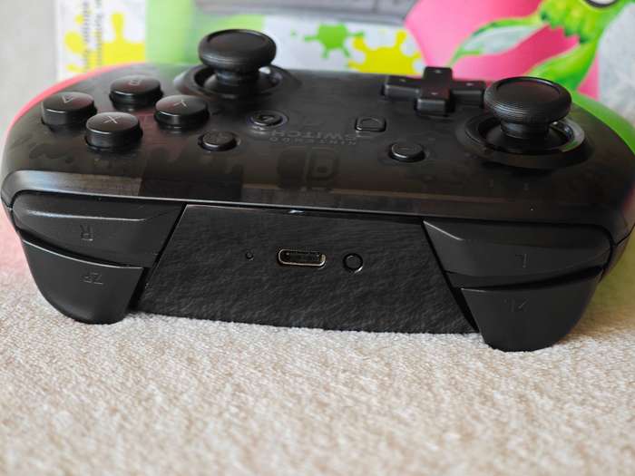 Nintendo Switch Pro Controller - Splatoon 2 Edition
