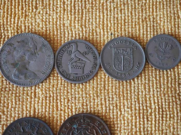 Various Zimbabwe coins and Rhodesia coins (21 coins total)