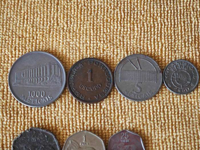 Various African Coins + 1 Banknote (12 coins total)