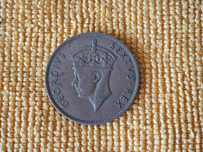 Various African Coins + 1 Banknote (12 coins total)