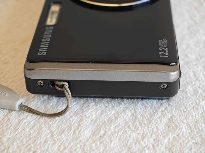 Samsung ST500 / Front LCD / 12.2MP / 4.6X Zoom - Compact Digital Camera