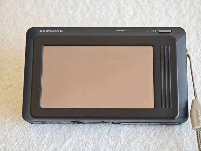 Samsung ST500 / Front LCD / 12.2MP / 4.6X Zoom - Compact Digital Camera
