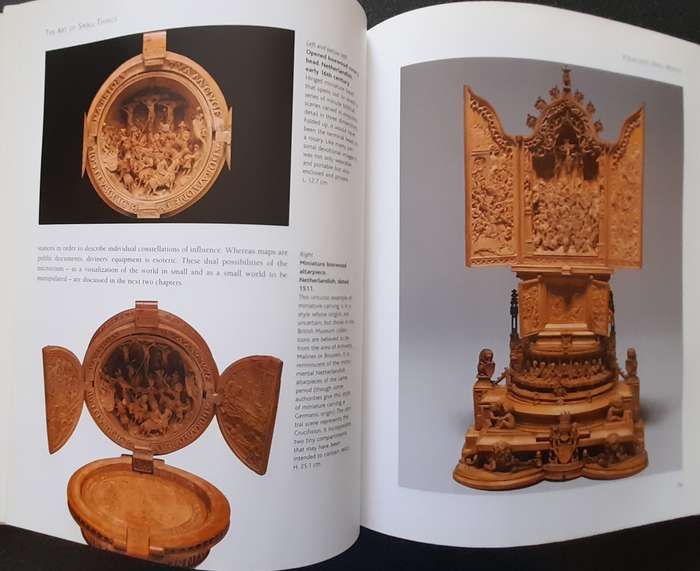 The art of small things, John Mack, Published by BRITISH MUSEUM, 2007
