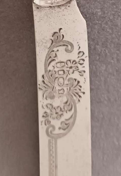 Exquisite Vintage Knife with Mother of Pearl Handle.