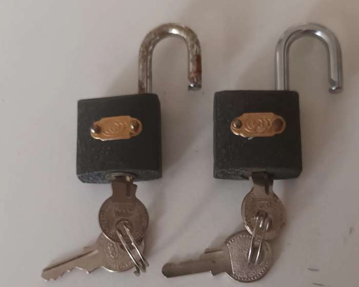 2x Locks with Keys. Working.