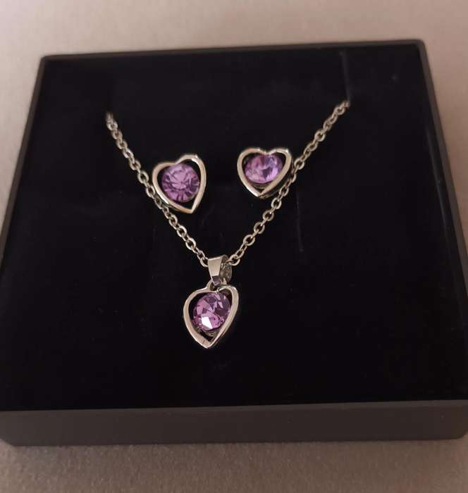 Lovely Silver Plated Necklace & Earring Set with Simulated Amethysts. Length 46cm. Earrings 12x10mm