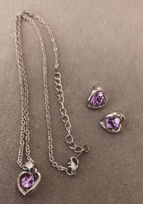 Lovely Silver Plated Necklace & Earring Set with Simulated Amethysts. Length 46cm. Earrings 12x10mm