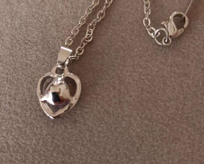 Lovely Silver Plated Necklace & Earring Set with Simulated Amethysts. Length 46cm. Earrings 12x10mm