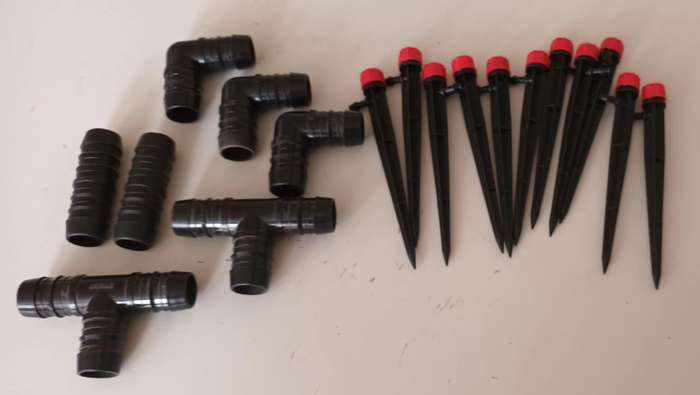 11x Drip Irrigation Emitters and Pipe Fittings. New.