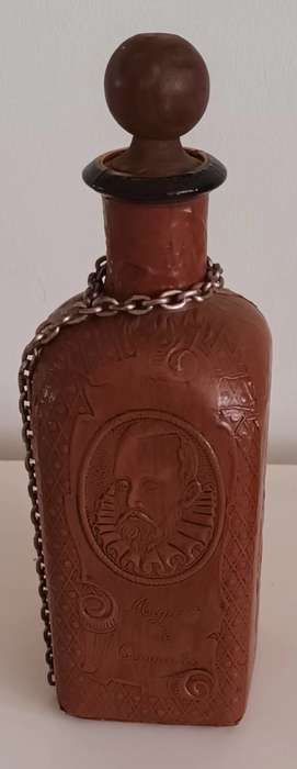 STUNNING VINTAGE MIQUEL DE CERVANTES DECANTER (HAND MADE IN SPAIN). COLLECTABLE.