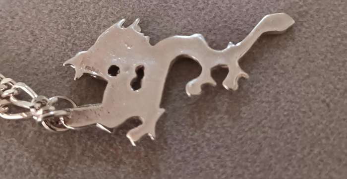 Stunning Sterling Silver Men's 70cm Dragon Necklace. 22g. Pendant 50x25mm.
