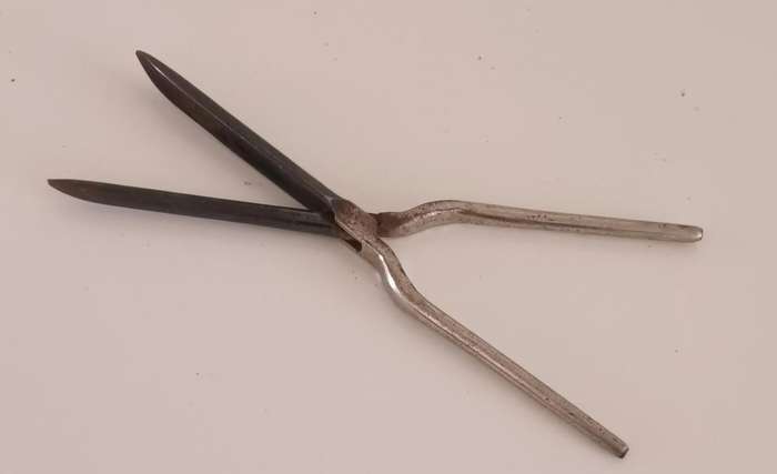 Antique DIAMANT Metal Stove Top Hair Curling Iron.