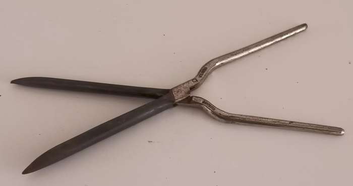 Antique DIAMANT Metal Stove Top Hair Curling Iron.