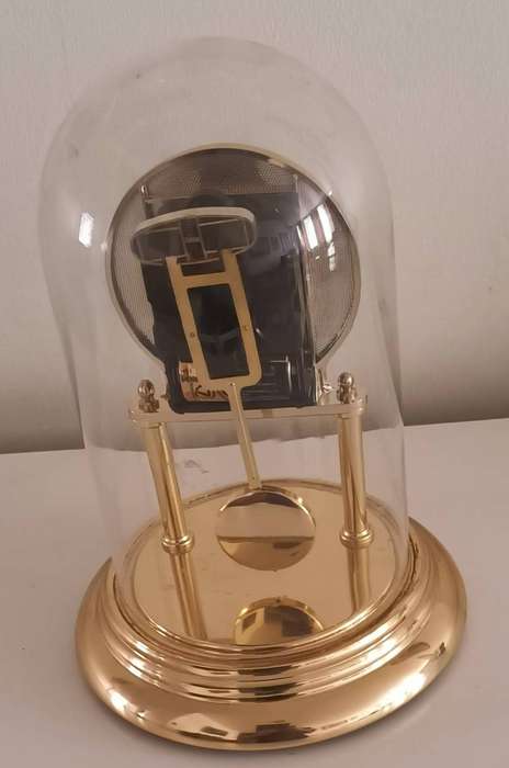 MASTER QUARTZ DOME CLOCK. BATTERY OPERATED.