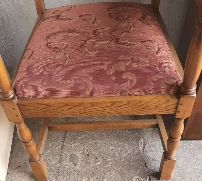 1870's Antique Red Oak Chair. Length 54cm. Width 58cm. Height 97.5cm. COLLECTION ONLY!!!