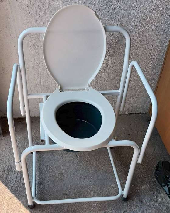 COMMODE. FOR COLLECTION ONLY!!!