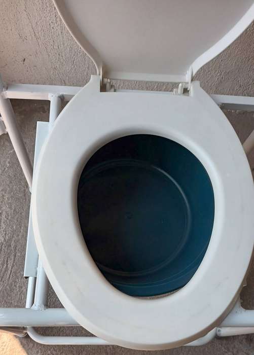 COMMODE. FOR COLLECTION ONLY!!!
