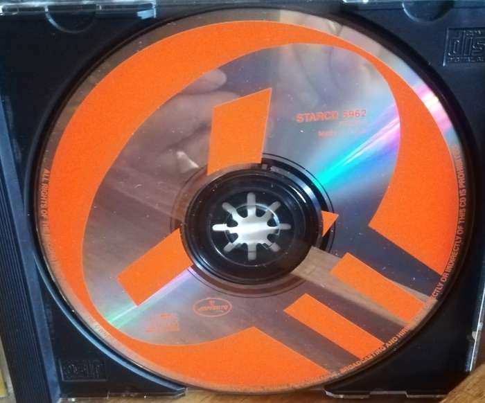 YELLOW - ESSENTIAL CD