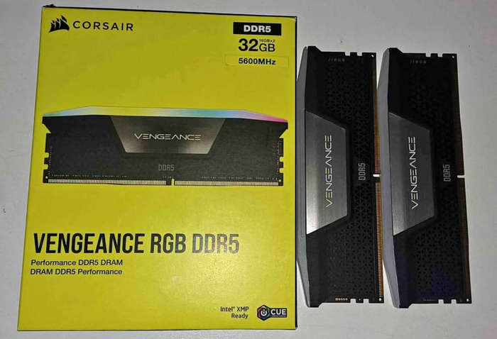 2 x 16Gb 5600MHz CORSAIR Vengeance CL36 RGB DDR5 Memory Kit