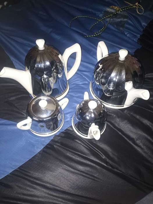 Vintage 4 peace Teaset Porcelain
