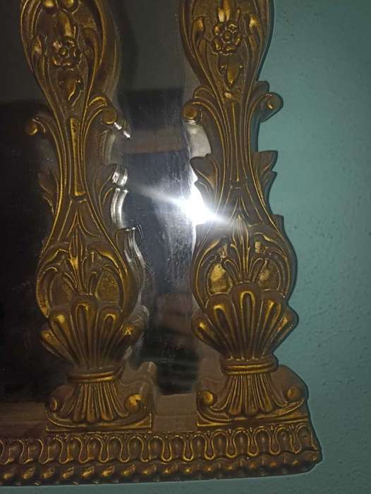 Entrance hall mirror and table