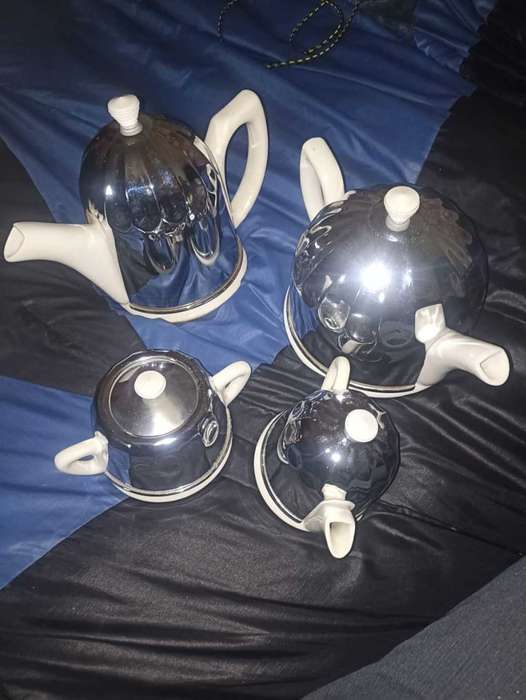 Vintage 4 peace Teaset Porcelain