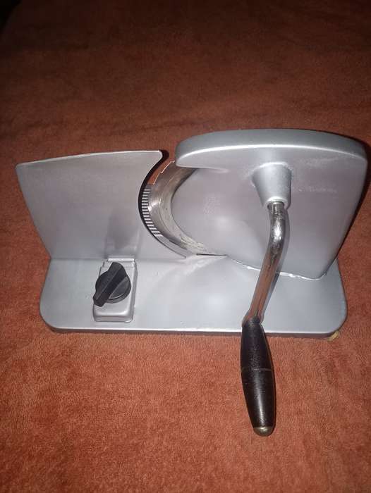 PINEWARE REFURBISHED BREAD SLICER