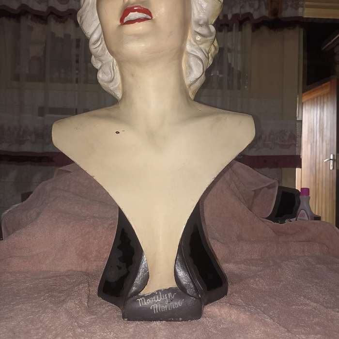 Marilyn Monroe Bust 1950 Vintage