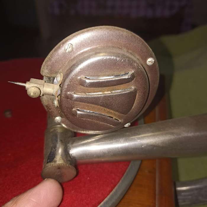 HIS MASTERS VOICE REVAMPED GRAMPOHONE