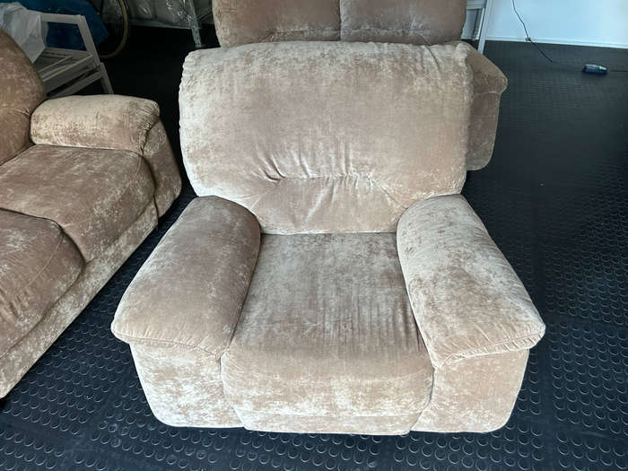 5 Seater 3 Piece Lounge Suite for sale
