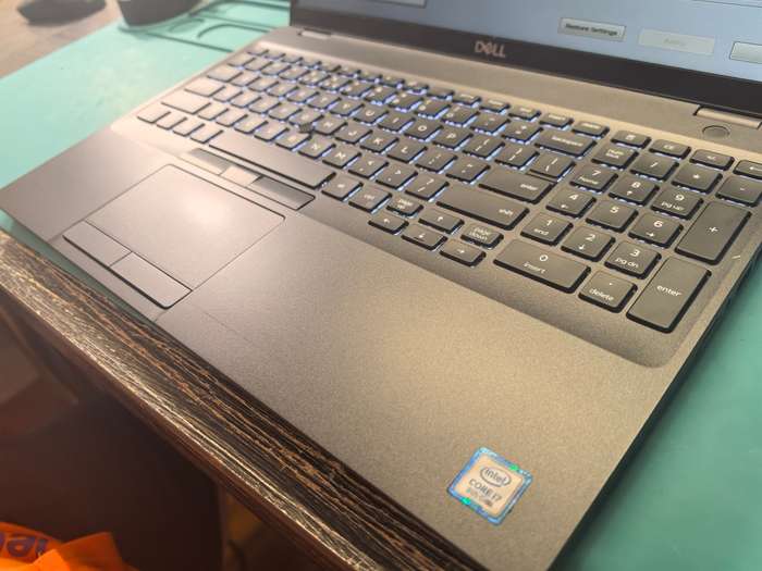 Quad Core i7 Dell Latitude 5500 i7-8665U 16GB 512GB SSD UHD FHD