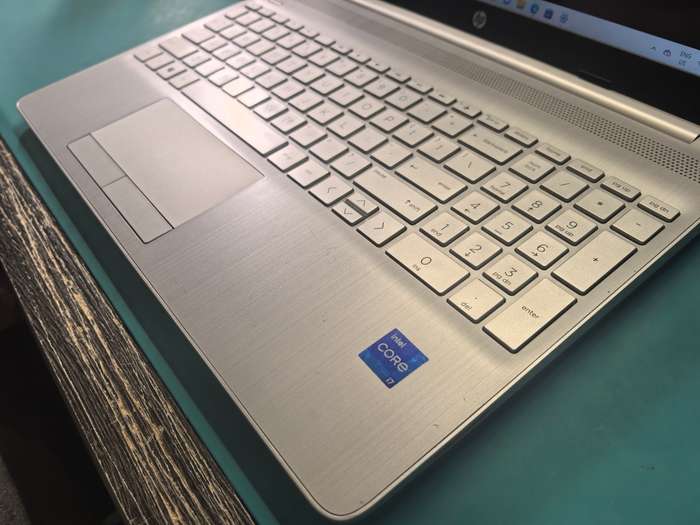 11TH GEN i7*HP NOTEBOOK 15*i7-1165G7-8GB DDR4-1000GB SSD-FHD-BACKLIT-XE GRAPHICS