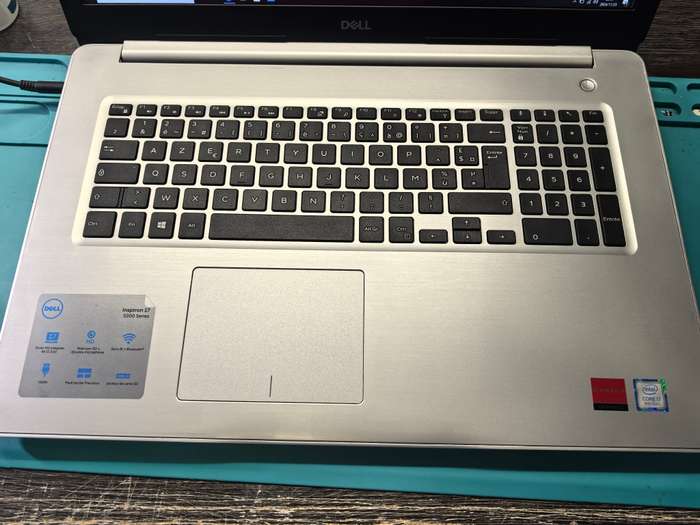 17" DELL INSPIRON 5770-i7-8550u*8GB-256GB SSD-1000GB HDD-RADEON 530 4GB-RADEON ADRENILIN