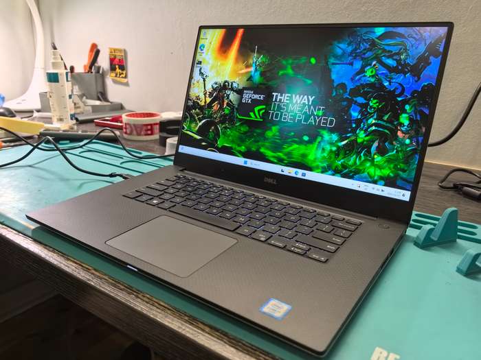 *DELL PRECISION 5520*i7-6820HQ*16GB DDR4*512GB SSD*QUADRO 4GB*