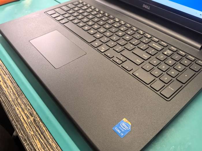 Dell Inspiron 15 3543 i5-5200u 8GB RAM 512GB SSD DVD