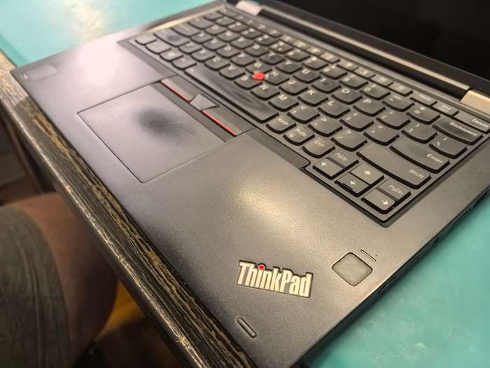 Lenovo ThinkPad Yoga 370 i5-7300U Touchscreen 8GB DDR4 256GB SSD FHD 360 Flip Backlit
