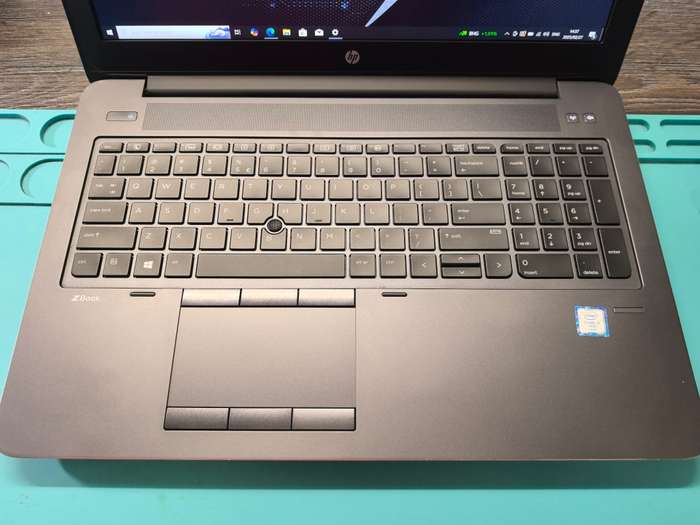 HP ZBook 15 G3 i7-6820HQ 16GB 256GB SSD FHD NVIDIA Quadro M2000M 4GB