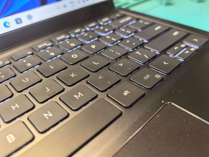 QUAD CORE i5 DELL VOSTRO 5410-i5-11300H-16GB DDR4*256GB SSD*FHD*IR*BACKLIT
