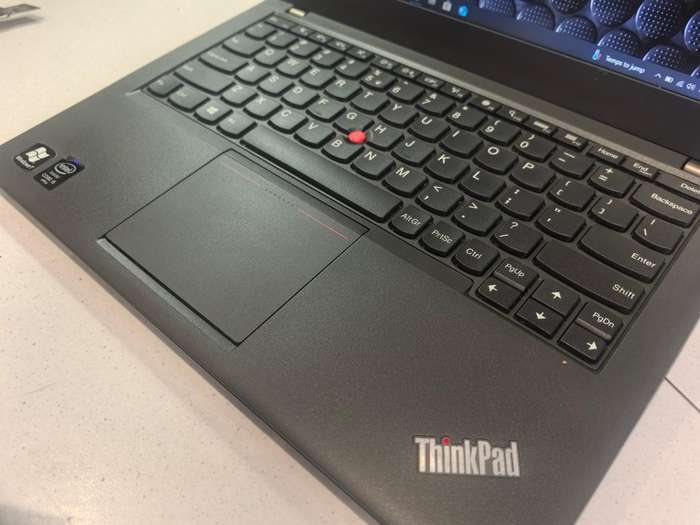 ULTRABOOK*LENOVO THINKPAD X240*i5-4300U*8GB DDR4-256GB SSD*4G*