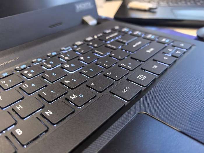 11th GEN i7-*ACER TRAVELMATE P214-i7-1165G7-16GB DDR4-512GB NVME SSD-FHD-4G LTE