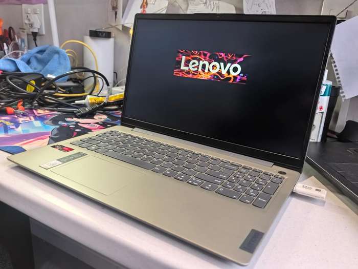 ADRENILAN EDITION-LENOVO IDEAPAD 3-RYZEN 5-3500U-8GB DDR4-512GB SSD-FHD-VEGA 8 GRAPHICS