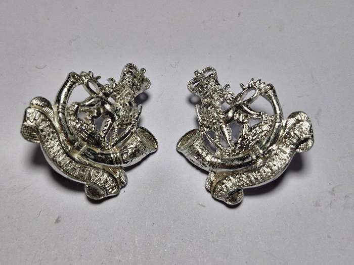 Rhodesian Light Infantry Collar badges. Queen's Crown
