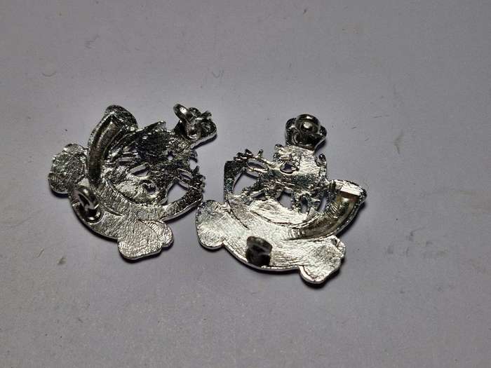 Rhodesian Light Infantry Collar badges. Queen's Crown