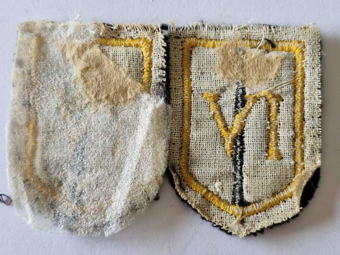 Pair of 4th South African Infantry Cloth shoulder Flashes. 4 SAI