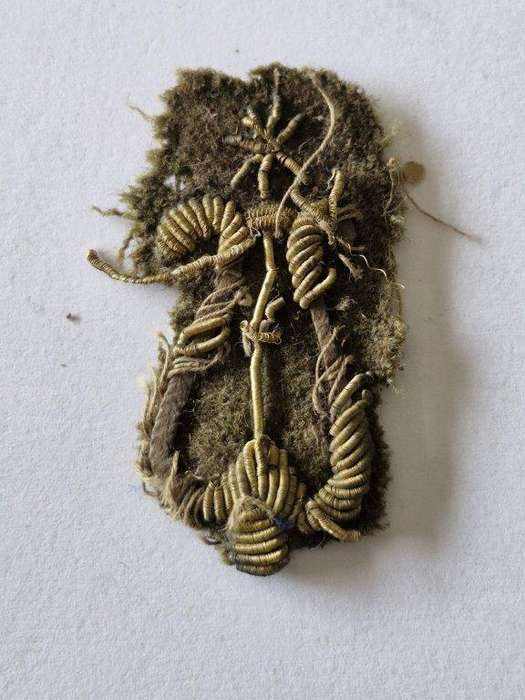 Unknown Italian WWII badge. Damaged and brittle 9 Small