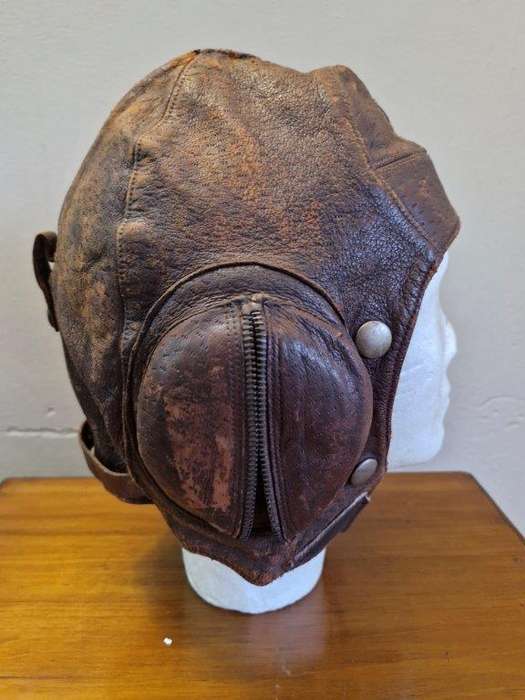 WWII RAF type B flying helmet, Battle of Britain. Age related wear, replaced chinstrap
